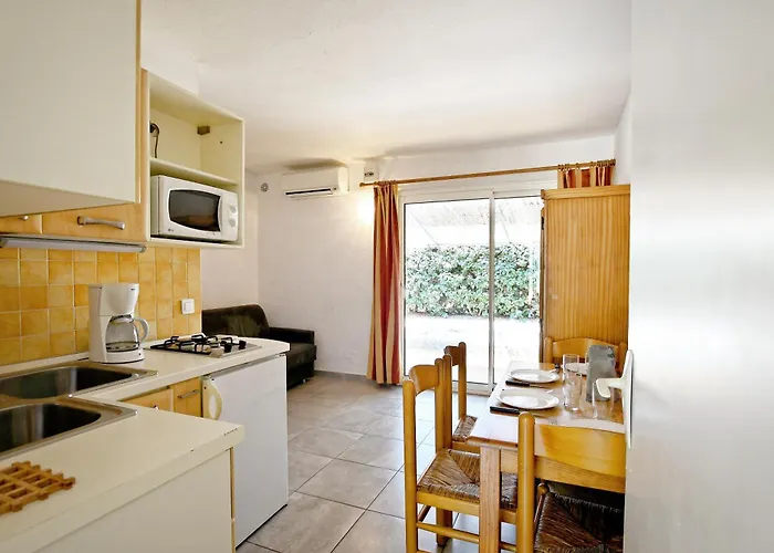 Résidence Les Castors 2* Calvi (Corsica)