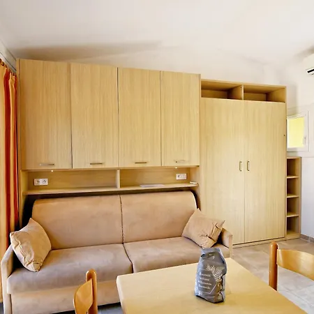 Les Castors Кальви