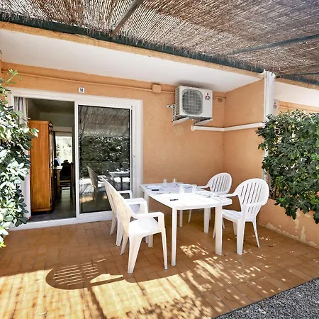 Ξενοδοχείο με διαμερίσματα Les Castors Καλβί