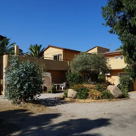 Ξενοδοχείο με διαμερίσματα Les Castors Καλβί