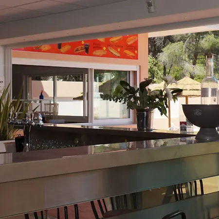 Апарт-отель Les Castors