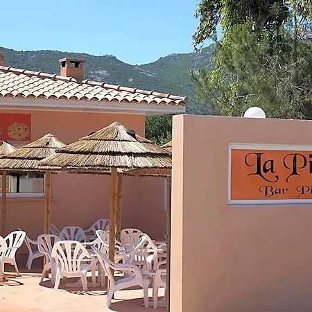 Les Castors Apartmanhotel 2*