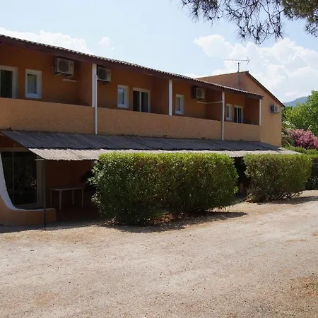 Les Castors Апарт-отель