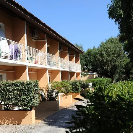 Ξενοδοχείο με διαμερίσματα Les Castors 2*