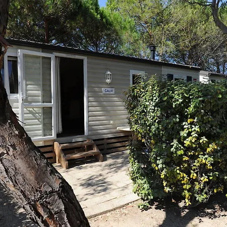 Les Castors 2* Calvi (Corsica)