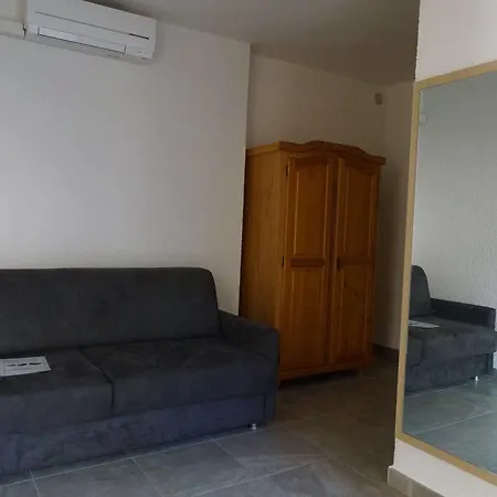 Les Castors Кальви