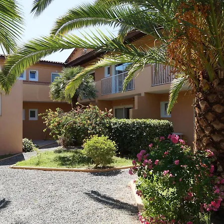Les Castors Apartmanhotel 2*