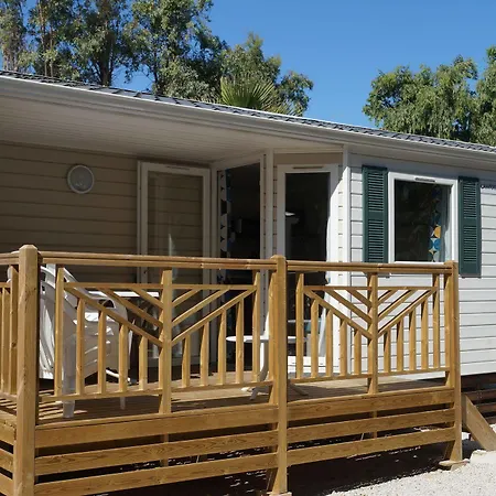 Les Castors Апарт-отель 2*